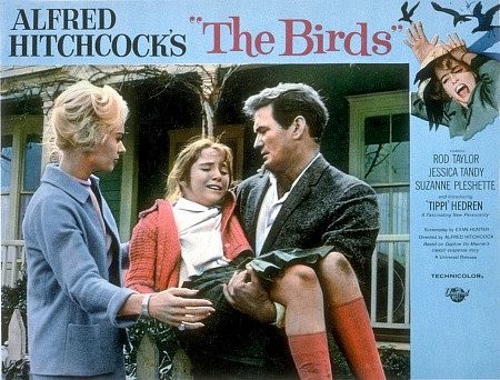 ورونیکا کارترایت در صحنه فیلم سینمایی پرندگان به همراه راد تیلور و تیپی هدرن
