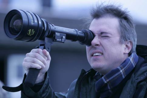 Vince Gilligan در صحنه سریال تلویزیونی برکینگ بد