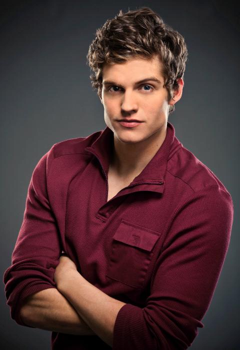 Daniel Sharman در صحنه سریال تلویزیونی گرگ نوجوان