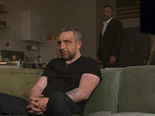  سریال تلویزیونی Ray Donovan به کارگردانی Colin Bucksey و Guy Ferland و مایکل اپتد و Daniel Attias و Allen Coulter و John Dahl و David Hollander و Lesli Linka Glatter و Michael Uppendahl و Tucker Gates