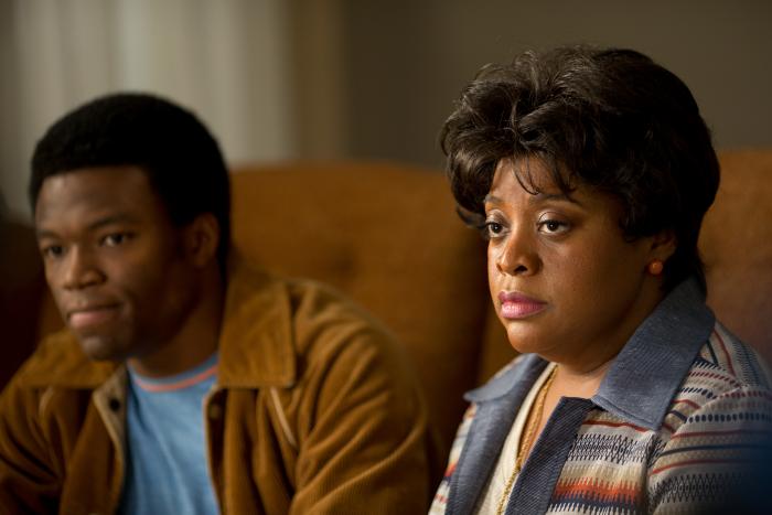 Caleb Castille در صحنه فیلم سینمایی Woodlawn به همراه Sherri Shepherd