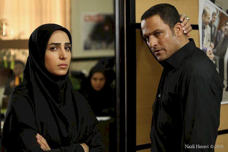 حسین یاری در صحنه سریال تلویزیونی برادر به همراه سوگل طهماسبی