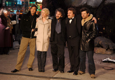 اندی سرکیس در صحنه فیلم سینمایی کینگ کونگ به همراه آدرین برودی، جک بلک، پیتر جکسون و نائومی واتس
