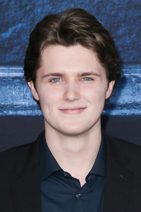 Eugene Simon در صحنه سریال تلویزیونی بازی تاج و تخت