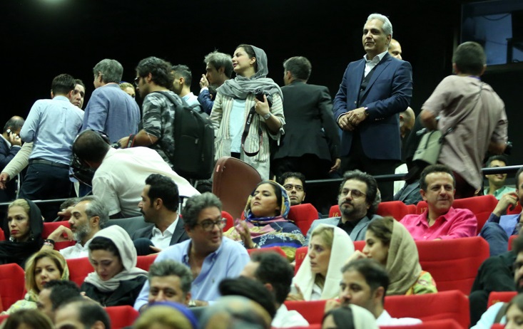 مهران مدیری در اکران افتتاحیه فیلم سینمایی ساعت 5 عصر