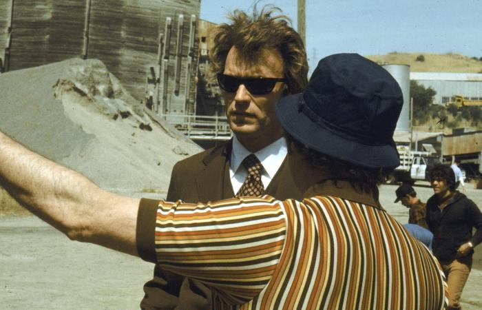 Don Siegel در صحنه فیلم سینمایی هری کثیف به همراه کلینت ایستوود