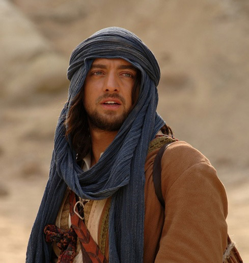 بهرام رادان در صحنه فیلم سینمایی راه آبی ابریشم