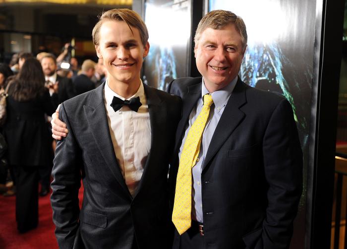 Rhys Wakefield در صحنه فیلم سینمایی خلوتگاه به همراه Andrew Wight