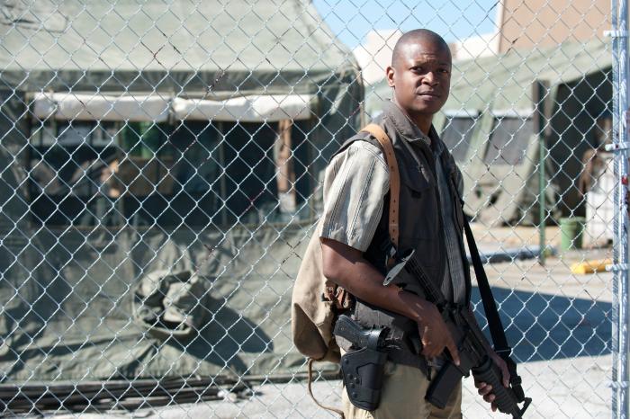 Lawrence Gilliard Jr. در صحنه سریال تلویزیونی مردگان متحرک