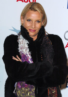 Nicollette Sheridan در صحنه فیلم سینمایی ترنس آمریکا