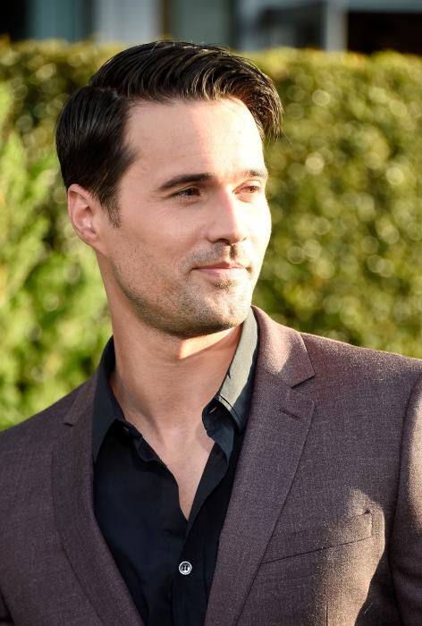 Brett Dalton در صحنه فیلم سینمایی اژدهای پیت