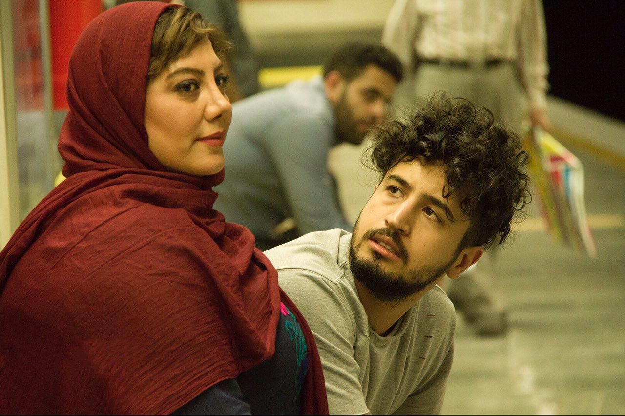 زهرا داوودنژاد در صحنه فیلم سینمایی شماره 17 سهیلا به همراه مهرداد صدیقیان