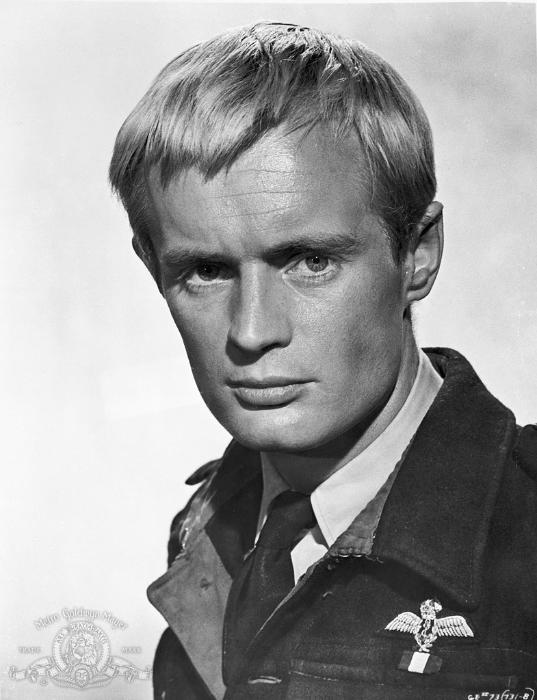 David McCallum در صحنه فیلم سینمایی فرار بزرگ