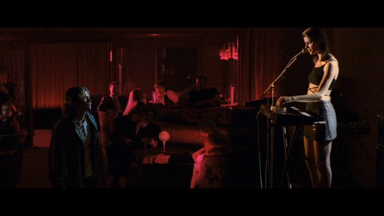 Rob Lowe در صحنه فیلم سینمایی Crazy Six به همراه ایوانا ملیسویک