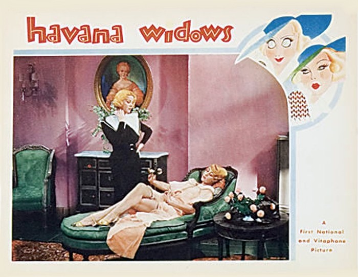 Glenda Farrell در صحنه فیلم سینمایی Havana Widows به همراه جون بلوندل