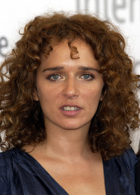 Valeria Golino در صحنه فیلم سینمایی فریدا