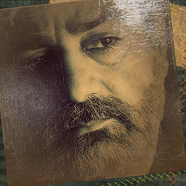 تصویری از پرویز پرستویی، بازیگر و تهیه کننده سینما و تلویزیون در حال بازیگری سر صحنه یکی از آثارش