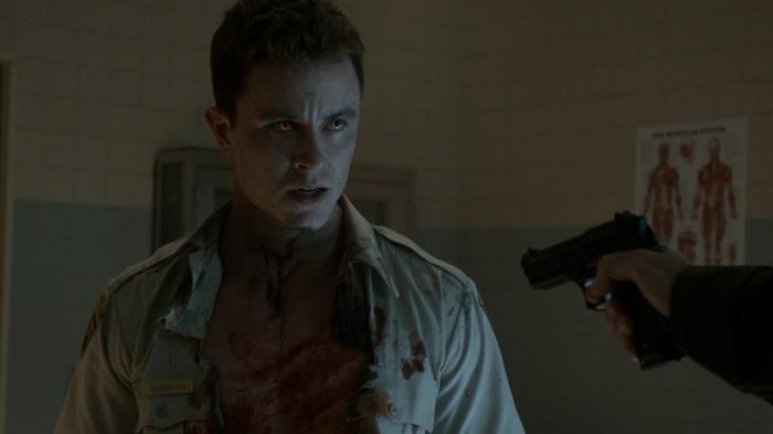 Ryan Kelley در صحنه سریال تلویزیونی گرگ نوجوان