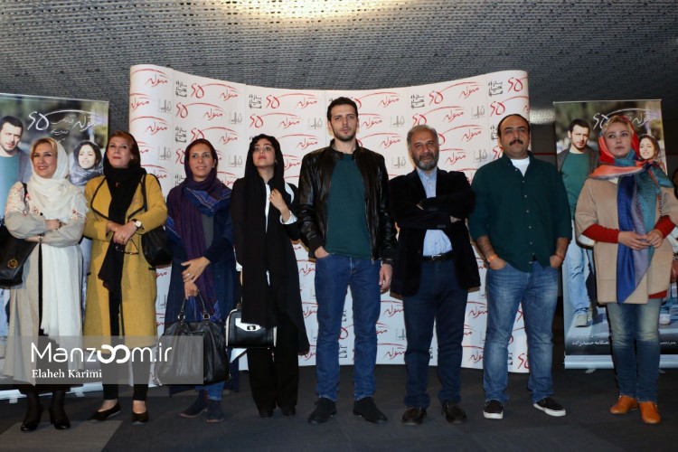 مرجانه گلچین در اکران افتتاحیه فیلم سینمایی متولد 65 به همراه مجید توکلی، هنگامه حمیدزاده، آناهیتا نعمتی و پدرام شریفی