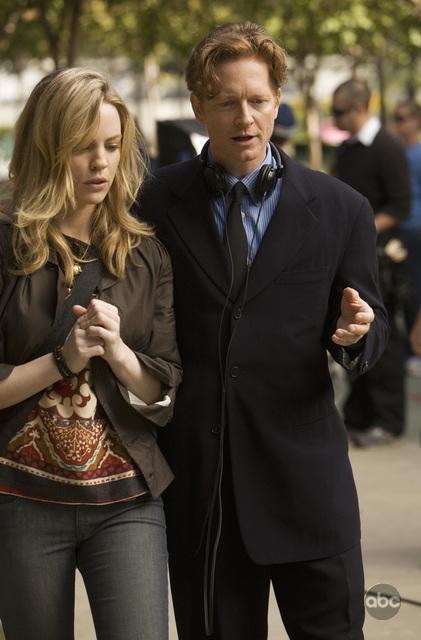 اریک استولتز در صحنه سریال تلویزیونی آناتومی گری به همراه Melissa George