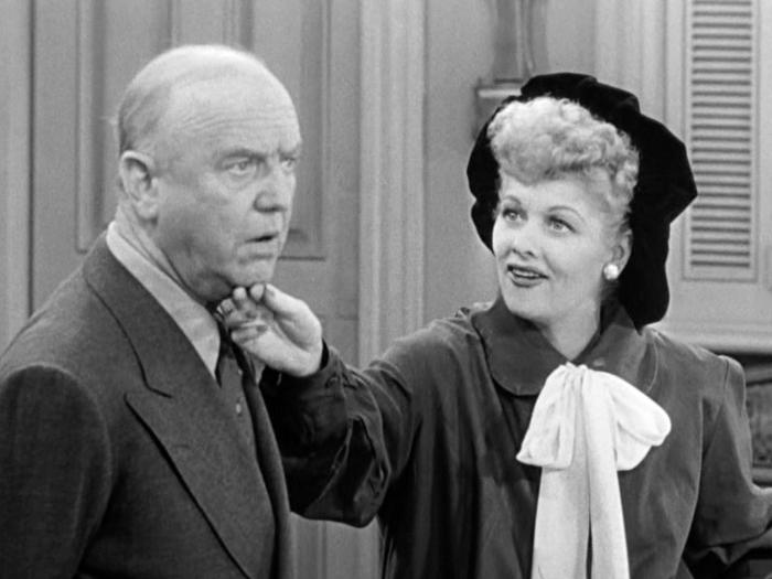 William Frawley در صحنه سریال تلویزیونی عاشقتم لوسی به همراه لوسیل بال