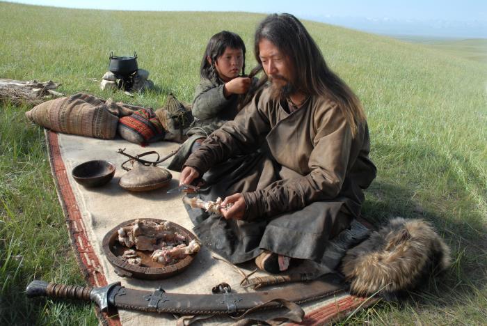 Tadanobu Asano در صحنه فیلم سینمایی مغول