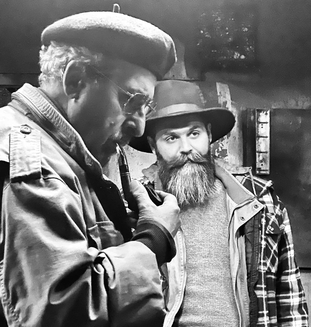 تصویری از مهدی حاجی یوسف، دستیار صداگذار و تدوینگر سینما و تلویزیون در پشت صحنه یکی از آثارش