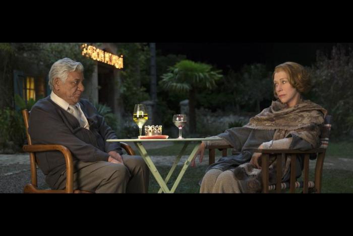 Om Puri در صحنه فیلم سینمایی سفر صد پایی به همراه هلن میرن