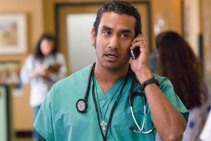 Naveen Andrews در صحنه فیلم سینمایی شجاع