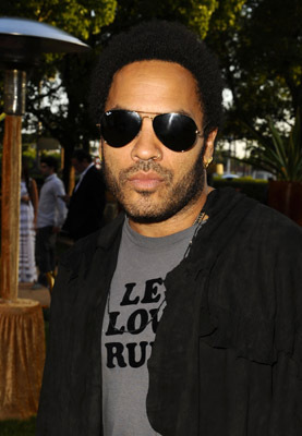 Lenny Kravitz در صحنه سریال تلویزیونی همراهان