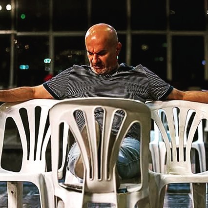 تصویری شخصی از علی عمرانی، بازیگر و کارگردان سینما و تلویزیون