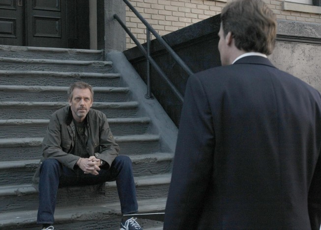 Robert Sean Leonard در صحنه سریال تلویزیونی دکتر هاوس به همراه Hugh Laurie