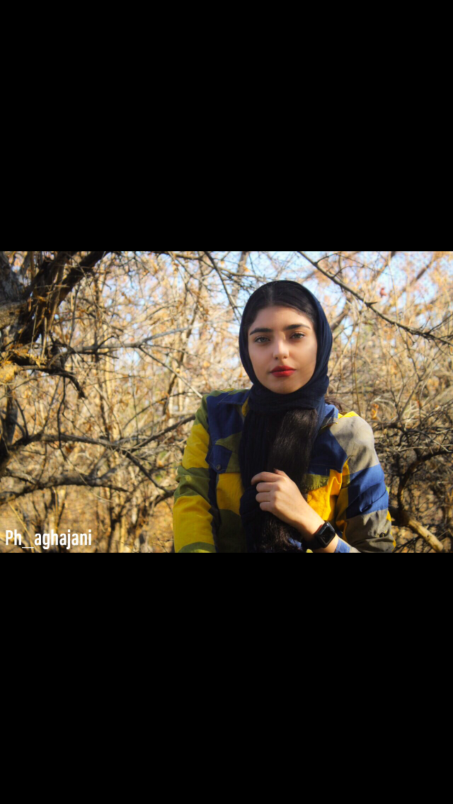 تصویری از ریحانه بابا‌رضایی، بازیگر سینما و تلویزیون در حال بازیگری سر صحنه یکی از آثارش