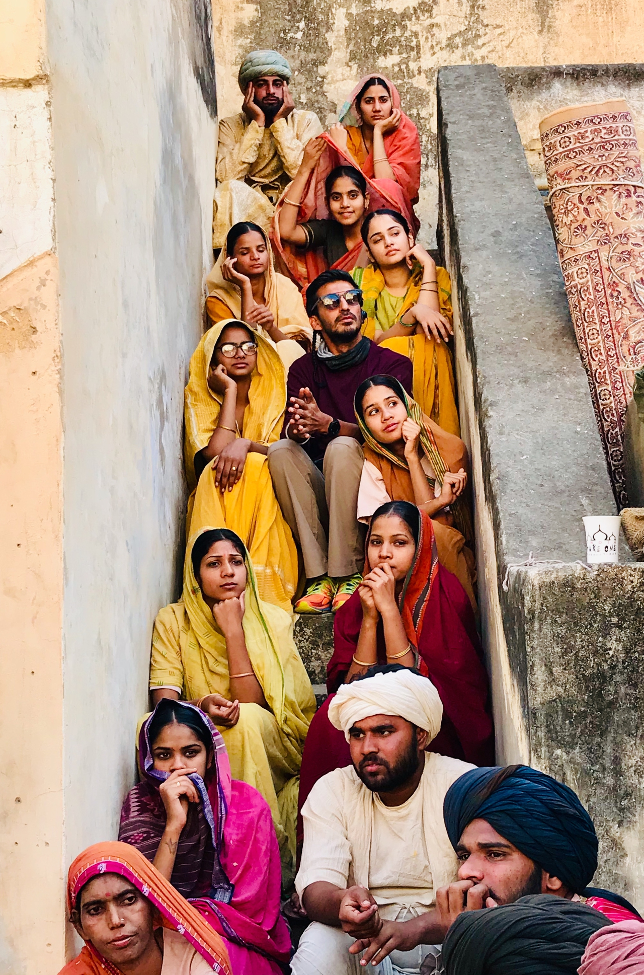 Tisca Chopra در صحنه سریال تلویزیونی Beecham House به همراه Arunoday Singh، Manoj Pahwa، Kabir Bedi، روشن ست، Pallavi Sharda، Goldy Notay، Bessie Carter، Viveik Kalra، Trupti Khamkar و Amer Chadha-Patel