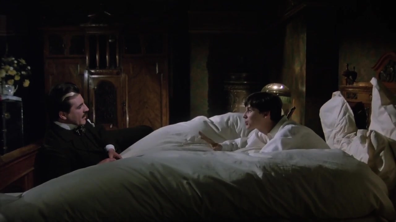 آلن بیتس در صحنه فیلم سینمایی Nijinsky به همراه George De La Pena