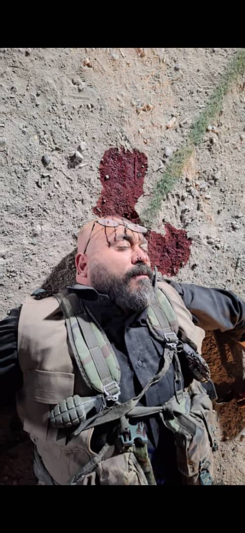 تصویری از محمد حاج بابا، بازیگر سینما و تلویزیون در پشت صحنه یکی از آثارش