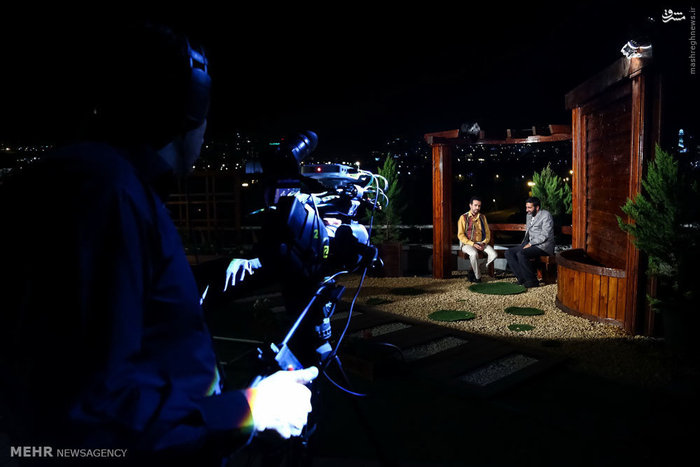 پشت صحنه برنامه تلویزیونی ماه نشان به کارگردانی 