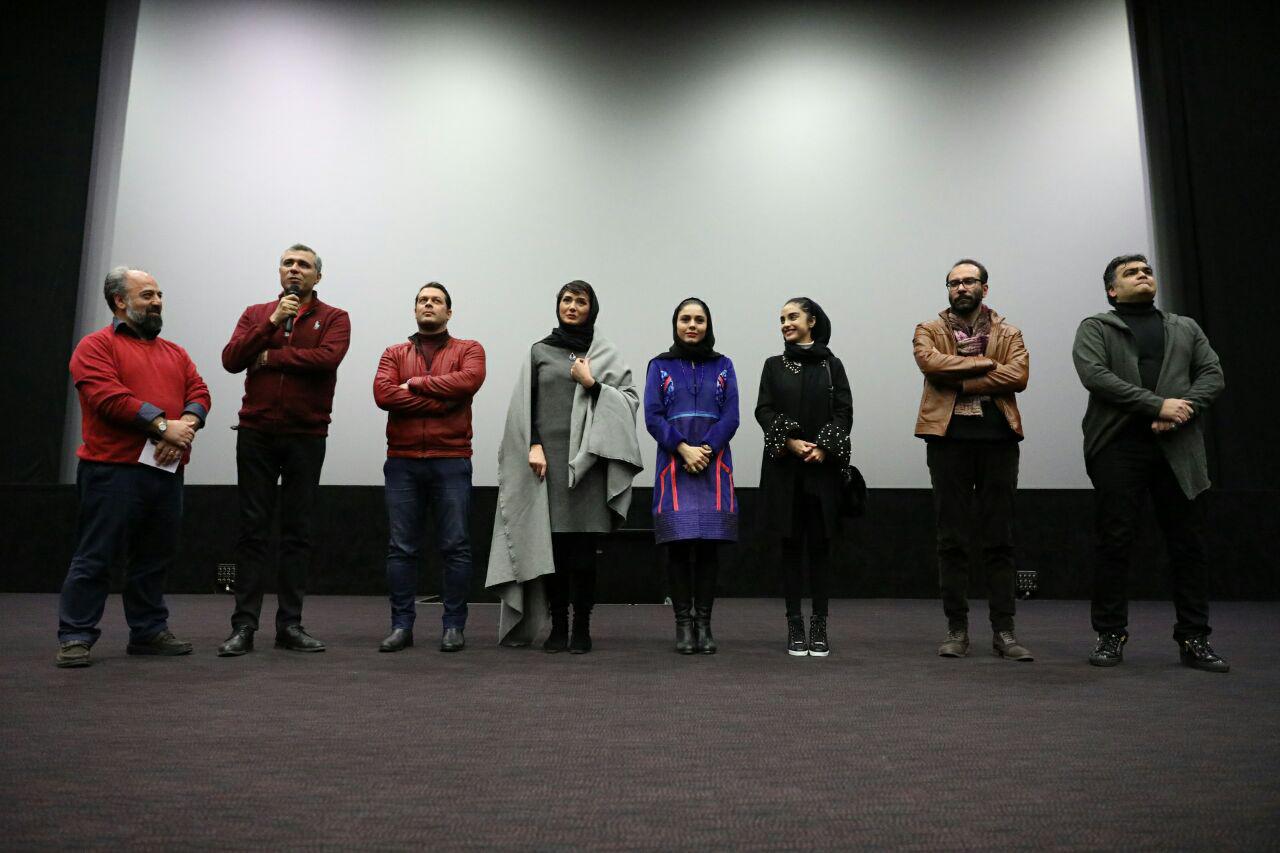اصغر نعیمی در اکران افتتاحیه فیلم سینمایی هایلایت به همراه مینا وحید، پژمان بازغی و آزاده زارعی