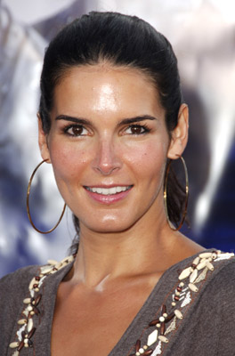 Angie Harmon در صحنه فیلم سینمایی فساد میامی