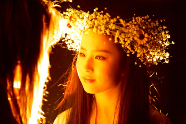 Yifei Liu در صحنه سریال تلویزیونی The Return of the Condor Heroes