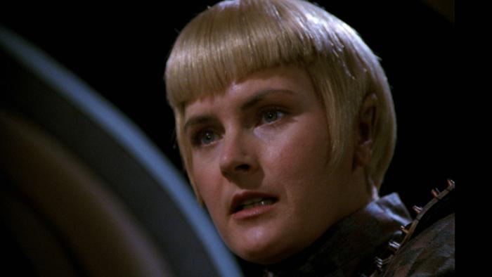 Denise Crosby در صحنه سریال تلویزیونی پیشتازان فضا: نسل بعدی