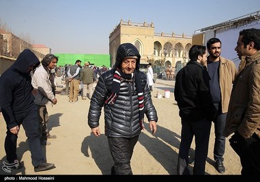 ابوالقاسم طالبی در پشت صحنه فیلم سینمایی یتیم‌خانه ایران