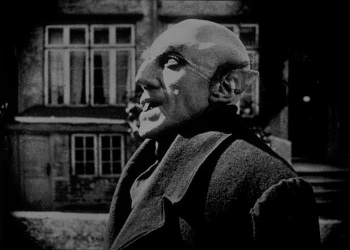 Max Schreck در صحنه فیلم سینمایی نوسفراتو