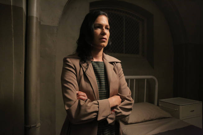 فرانکا پوتنته در صحنه سریال تلویزیونی داستان ترسناک آمریکایی