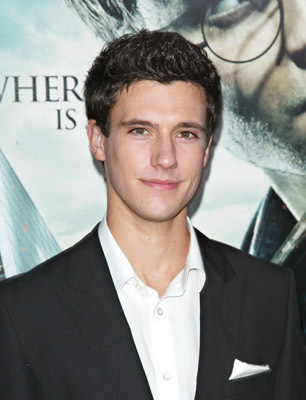 Drew Roy در صحنه فیلم سینمایی هری پاتر و یادگاران مرگ - قسمت اول