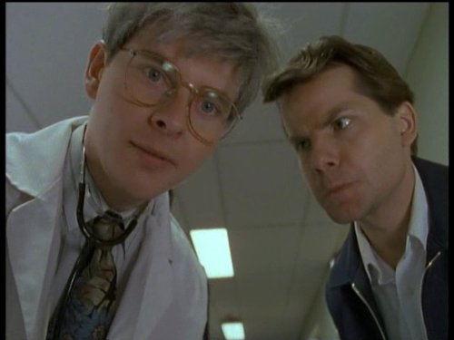 Bruce McCulloch در صحنه سریال تلویزیونی The Kids in the Hall به همراه Dave Foley