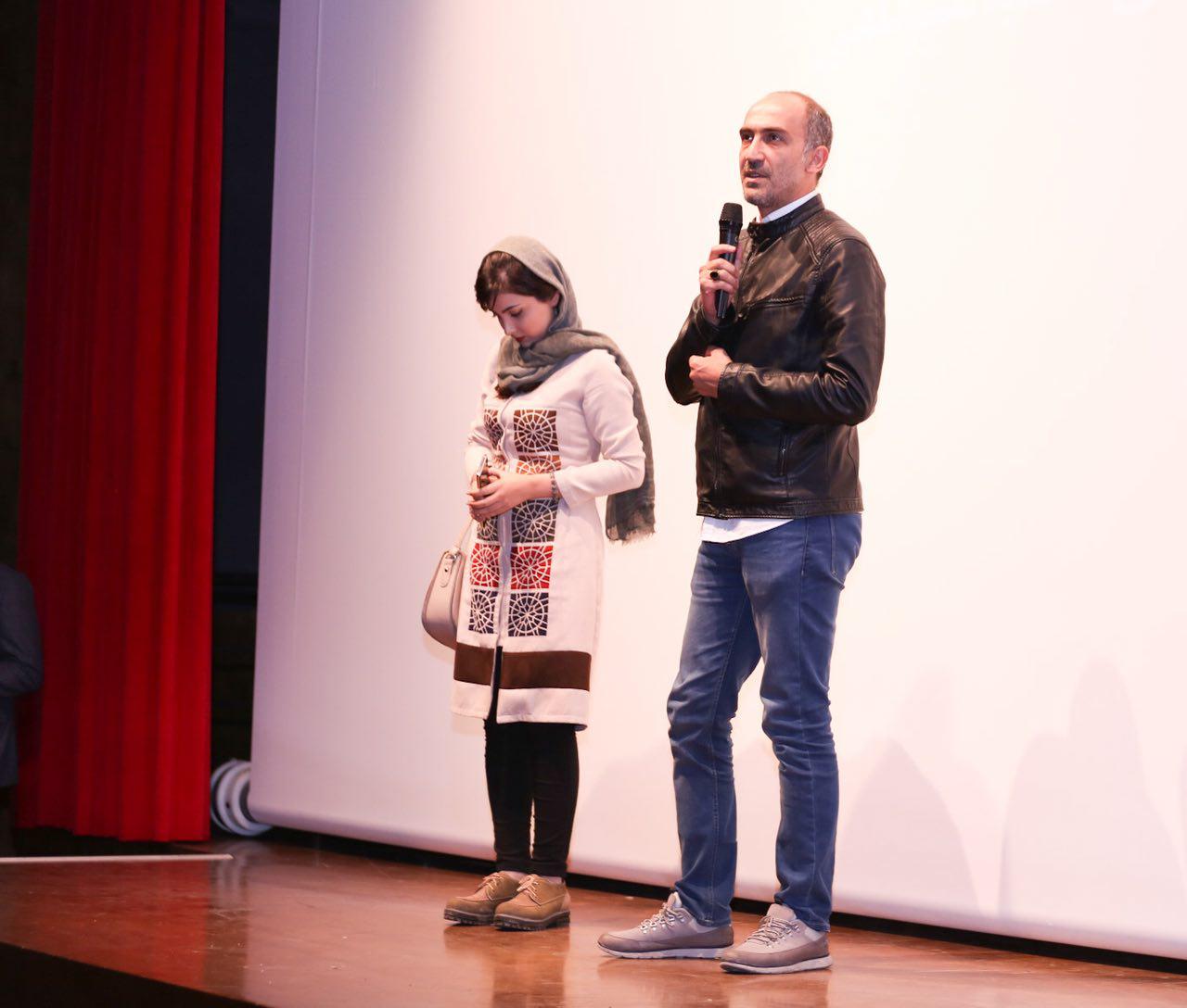 هادی حجازی‌فر در اکران افتتاحیه فیلم سینمایی لاتاری به همراه زیبا کرمعلی