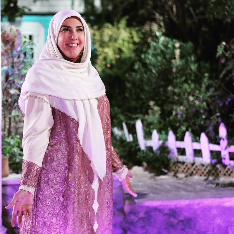 تصویری از پریسا مقتدی، بازیگر سینما و تلویزیون در پشت صحنه یکی از آثارش