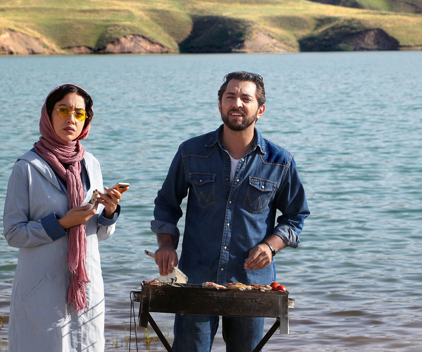 بهاره کیان‌افشار در صحنه فیلم سینمایی زرد به همراه بهرام رادان