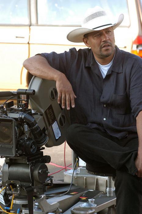 Clark Johnson در صحنه فیلم سینمایی سوات